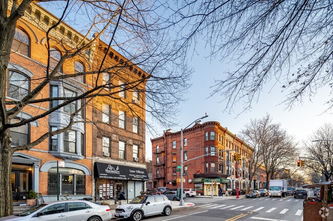 Building Photo - 361 6th Ave