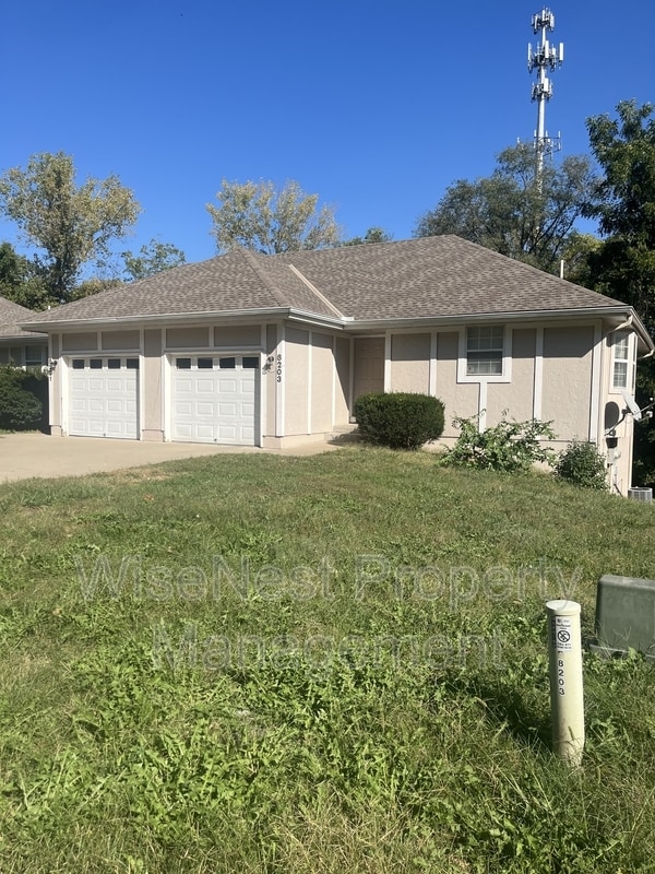Foto del edificio - 8203 Woodson Dr