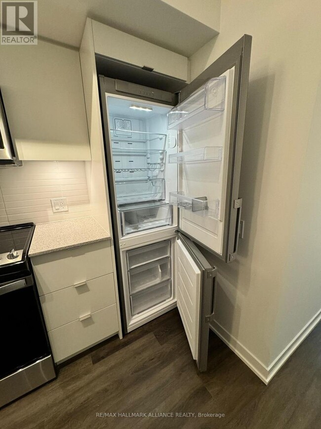 Building Photo - 500 Wilson Ave