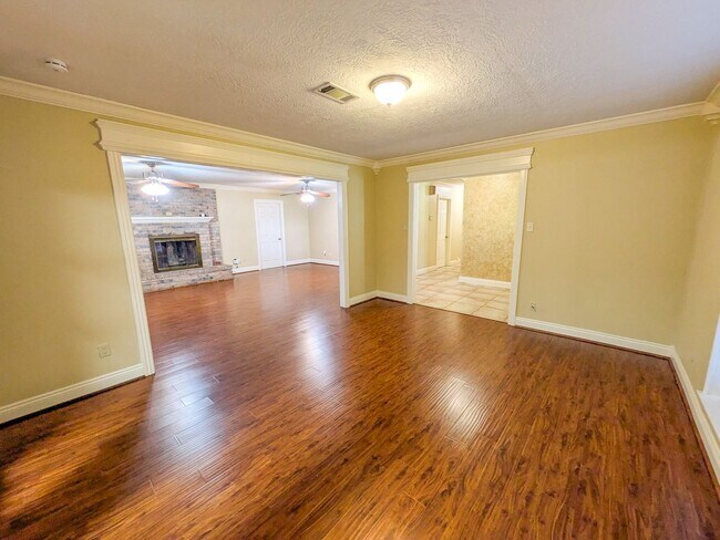 Foto del edificio - 790 Norwood Dr