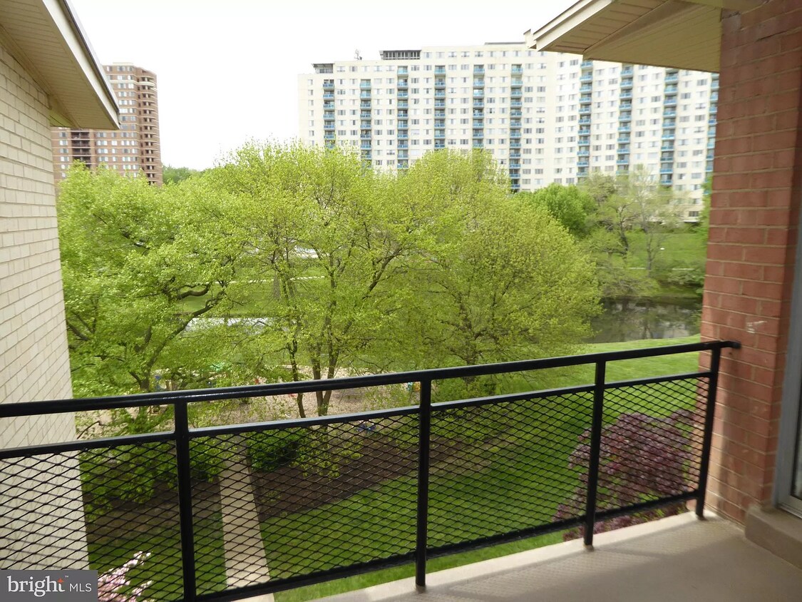 10412 Rockville Pike Unit 401, North Bethesda, MD 20852 Condo for Rent in North Bethesda, MD