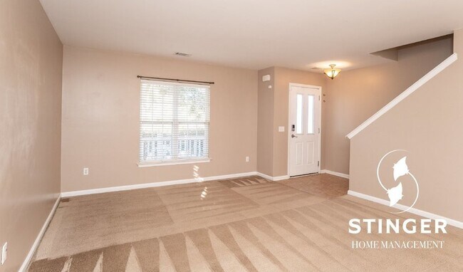 Building Photo - 82 Shadow Moss Dr