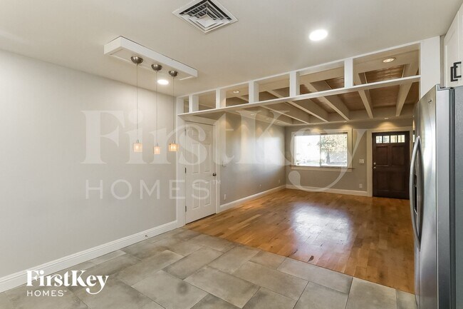 Building Photo - 12210 N Escobar Way