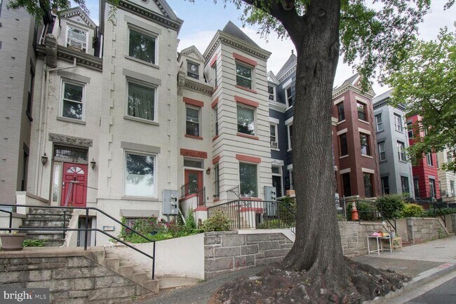 Foto del edificio - 24 Rhode Island Ave NE