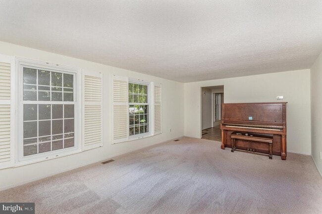 Building Photo - 7690 Middle Valley Dr