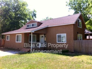 Building Photo - 1305 Chestnut St