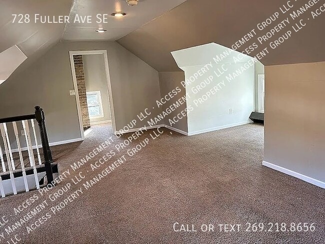 Building Photo - 728 Fuller Ave SE