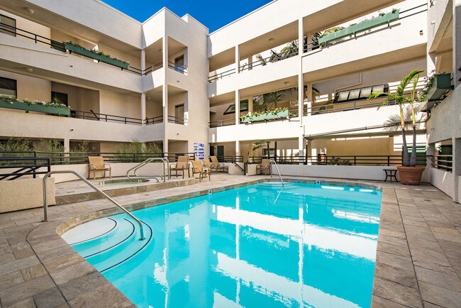 11636 Montana Ave Unit 209 Los Angeles Ca 90049 Condo For Building Photo 11636 Montana Ave