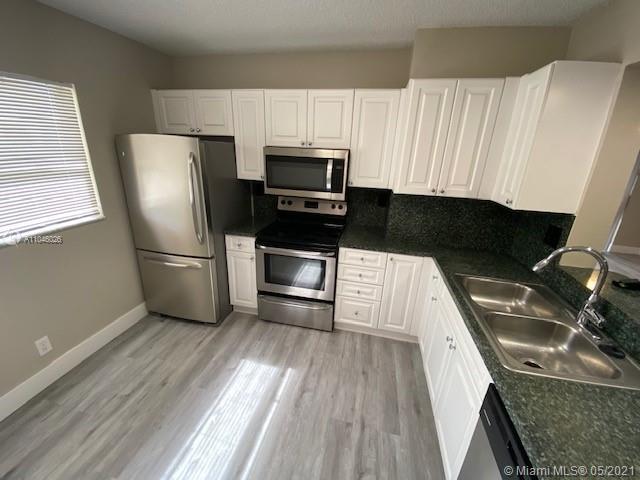 Building Photo - 12155 Royal Palm Blvd