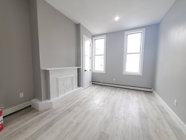 Building Photo - 404 Baldwin Ave