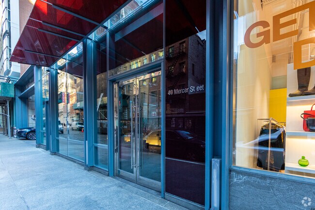 Foto del edificio - 463-465 Broadway
