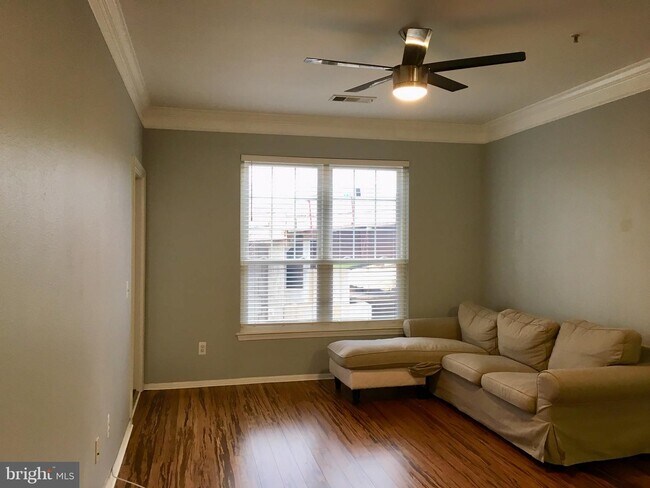 Building Photo - 1521 Spring Gate Dr.