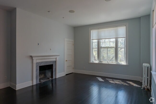Building Photo - 371 Harvard St