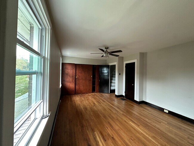 Building Photo - 3 Bedroom Townhome in Pittsburgh
