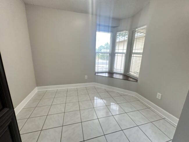 Building Photo - 1031 Abell Cir
