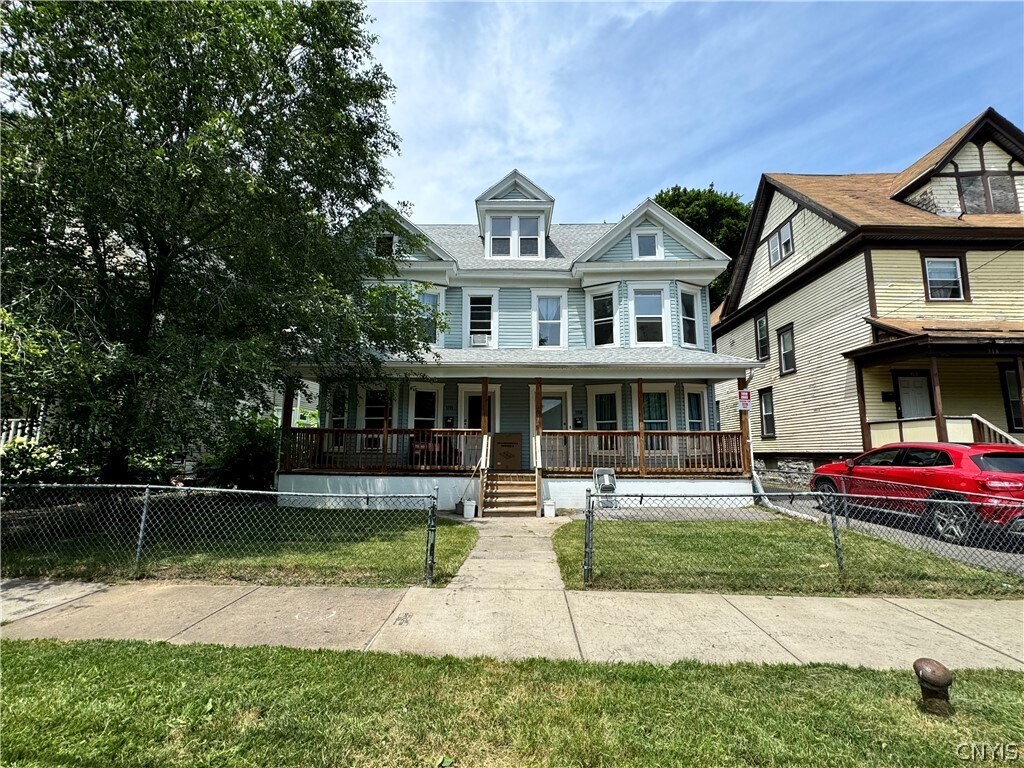 Primary Photo - 320 W Kennedy St