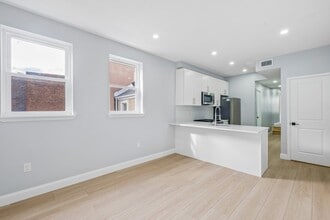 Building Photo - 617 S 8th St