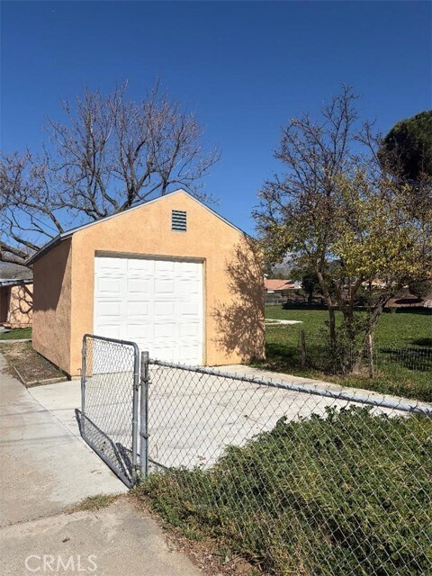 Foto del edificio - 10803 Bellflower Ave