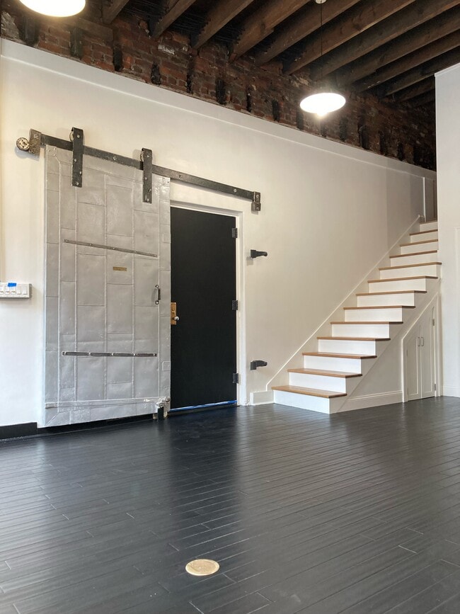 Hand Rail to be added - 104 E Main St