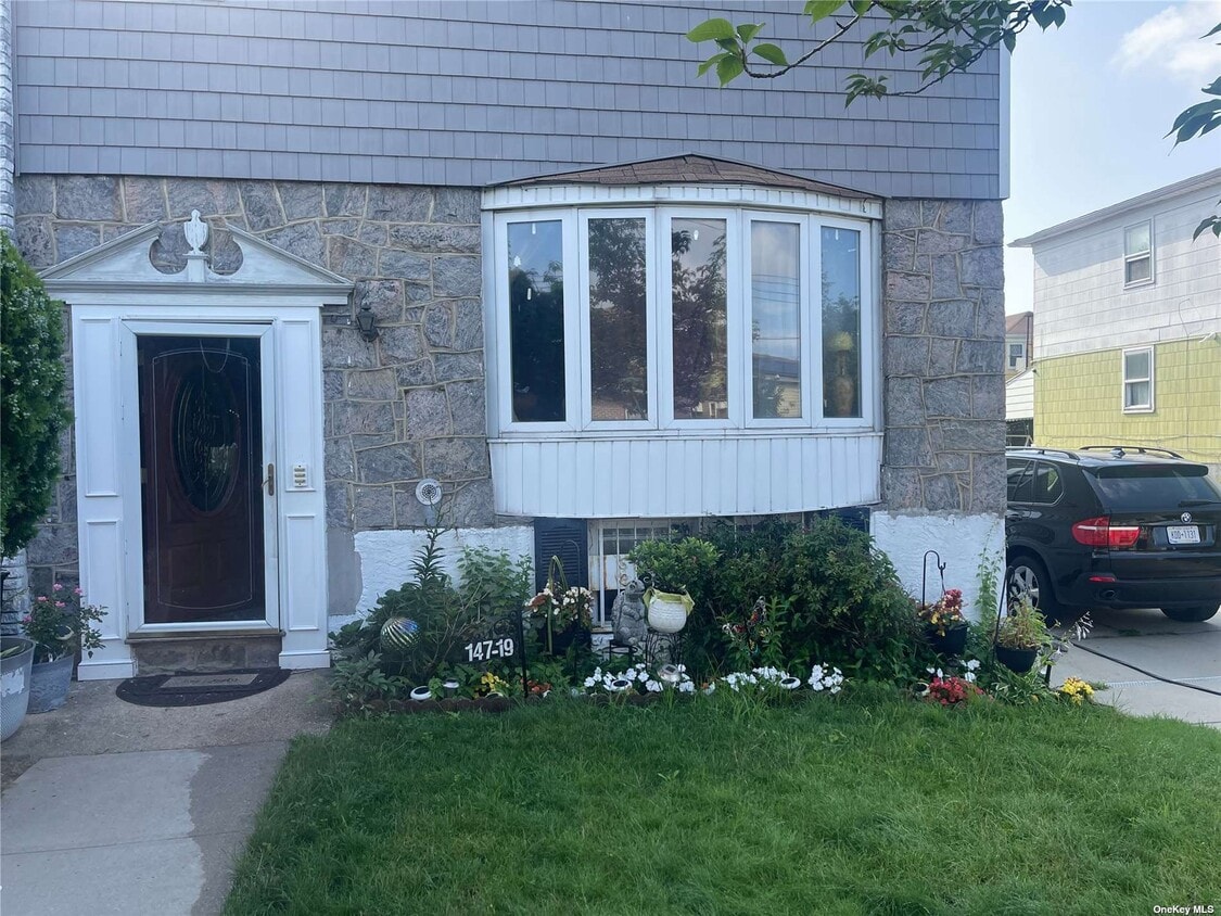 Primary Photo - 147-19-147226 226th St