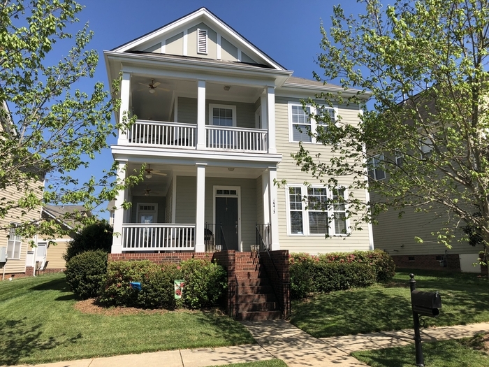 Primary Photo - Spacious 3BR 2.5BA + Den Charleston Style ...