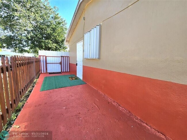 Building Photo - 3962 NW 170th St