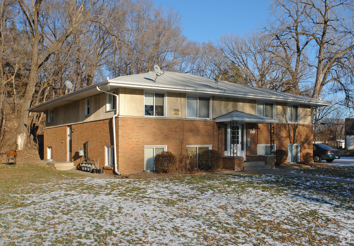 Primary Photo - 4557 Madison St NE