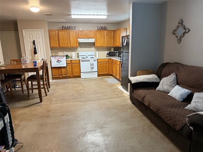 Foto del edificio - 363 N Rife St