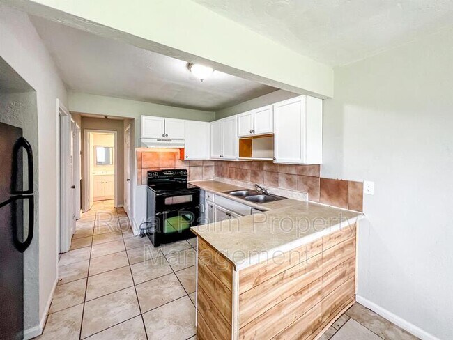 Foto del edificio - 3742-3746-3746 Estelle Ave