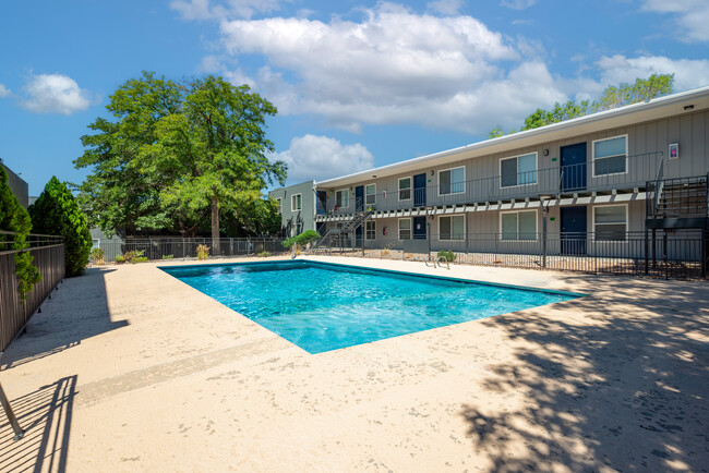 Building Photo - River Rock Apartments