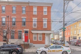 Building Photo - 1400 S 15th St