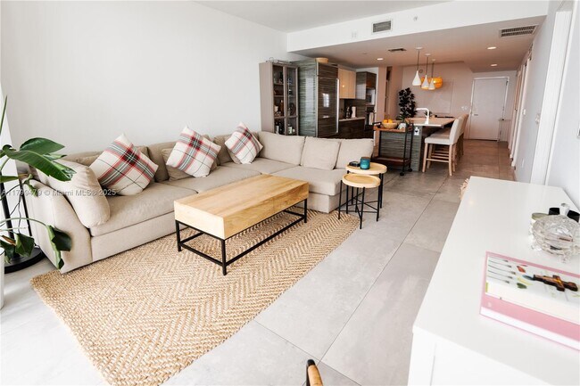 Foto del edificio - 460 NE 28th St