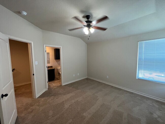 Foto del edificio - 7010 Micayla Cove #101, San Antonio, TX. 7...