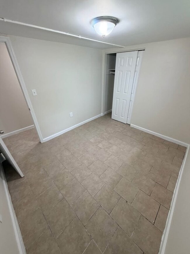 Foto del edificio - 179 Ellis Ave