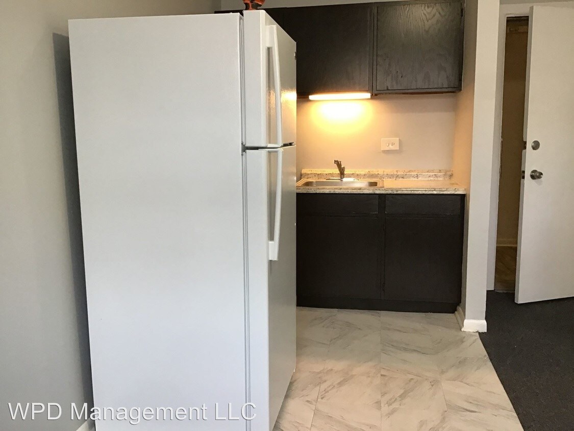 Foto principal - 7836 S South Shore Dr