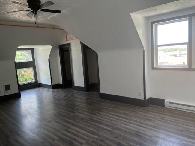 Building Photo - 135 Glen Ave