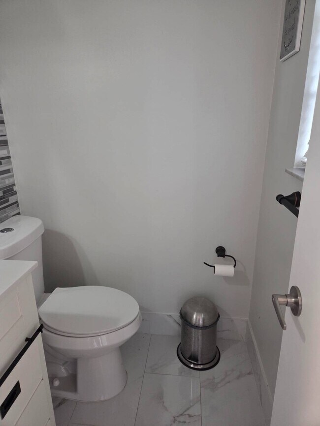 Foto del edificio - 4701 Vilabella Dr