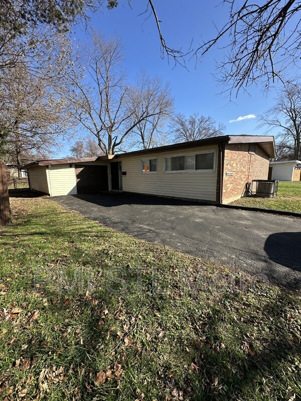 Building Photo - 8439 Alder Ave