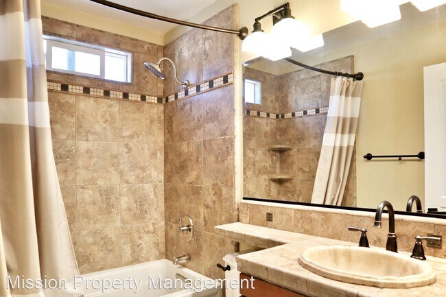 Building Photo - 4 br, 2.5 bath House - 36095 Easterday Way