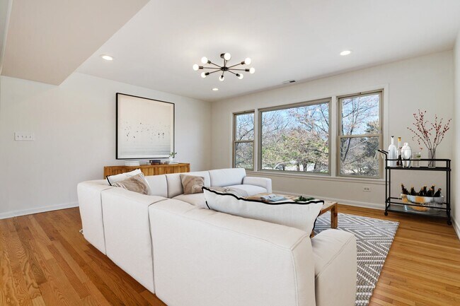 Foto del edificio - 2128 N Whipple St