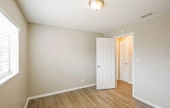 Building Photo - 6864 NW 27th Terrace