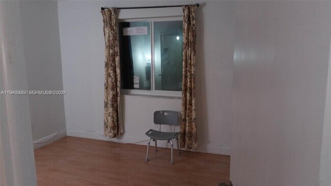 Foto del edificio - 14850 Naranja Lakes Blvd