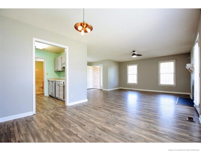 Foto del edificio - 5224 Thackeray Dr
