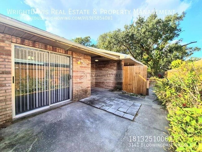 Foto del edificio - 3141 Bloomingdale Villas Ct