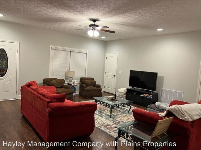 Foto del edificio - 4 br, 3 bath House - 684 Meagan Court