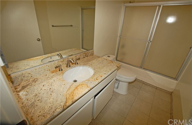 Foto del edificio - 17330 Chatsworth St