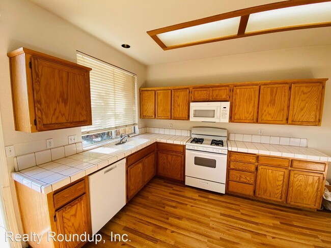 Building Photo - 3 br, 2 bath House - 9481 Windrift Ln