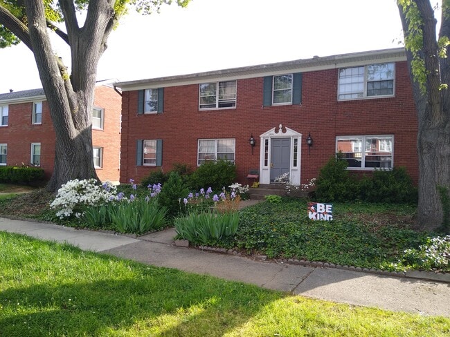 Building Photo - 2909 Abigail Dr