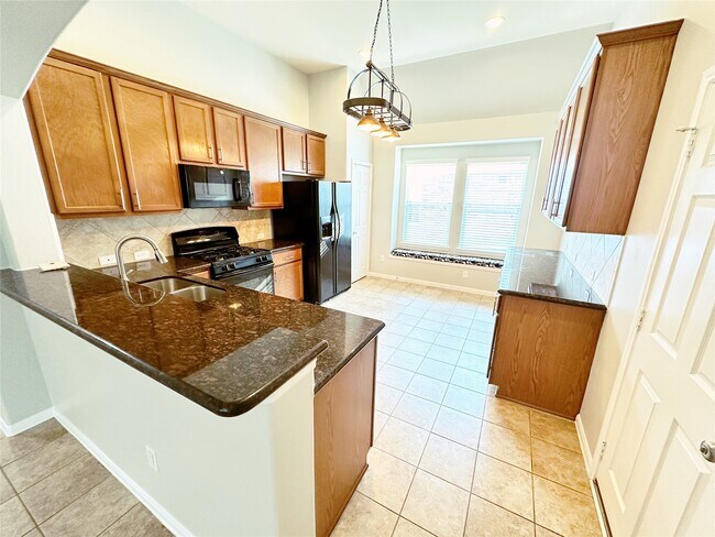 Foto del edificio - 10210 Larkmist Ln