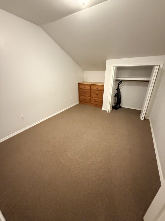 Building Photo - 114 Rental St